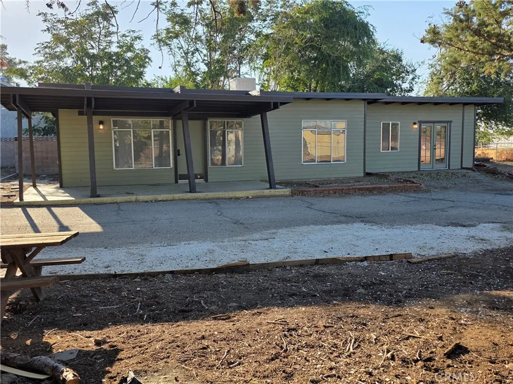 8955 E Avenue T12 Littlerock, CA 93543