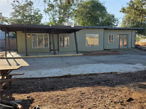8955 E Avenue T12