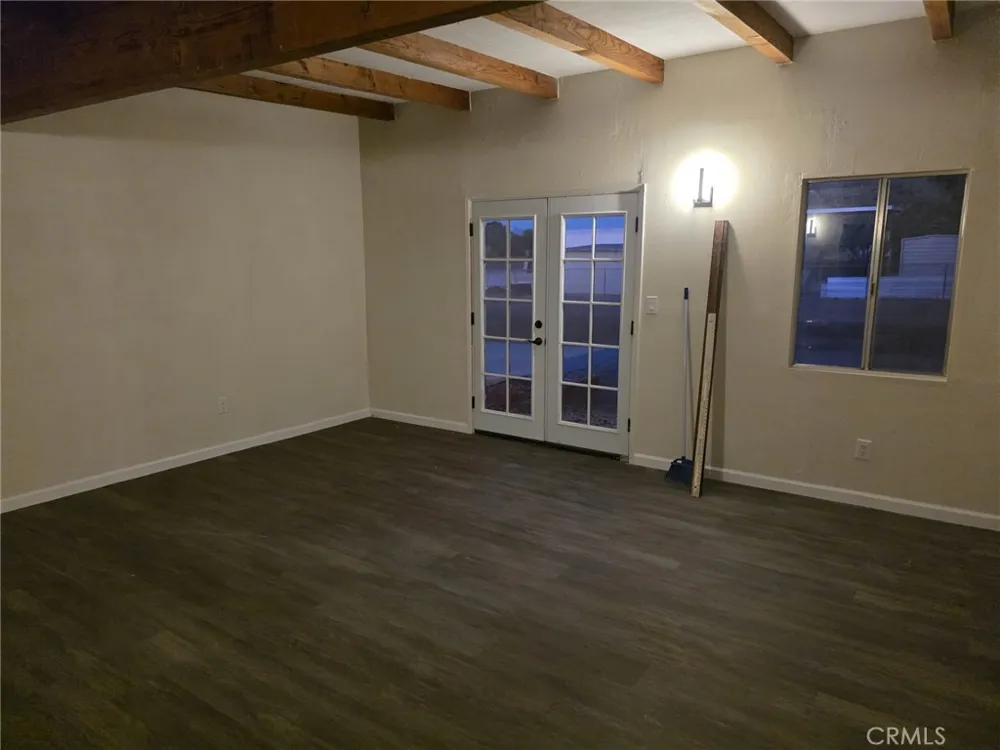 8955 E Avenue T12 Littlerock, CA 93543