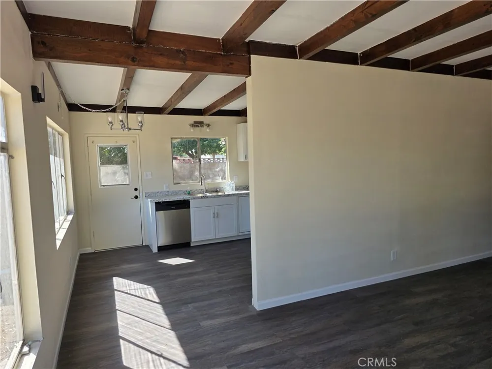 8955 E Avenue T12 Littlerock, CA 93543