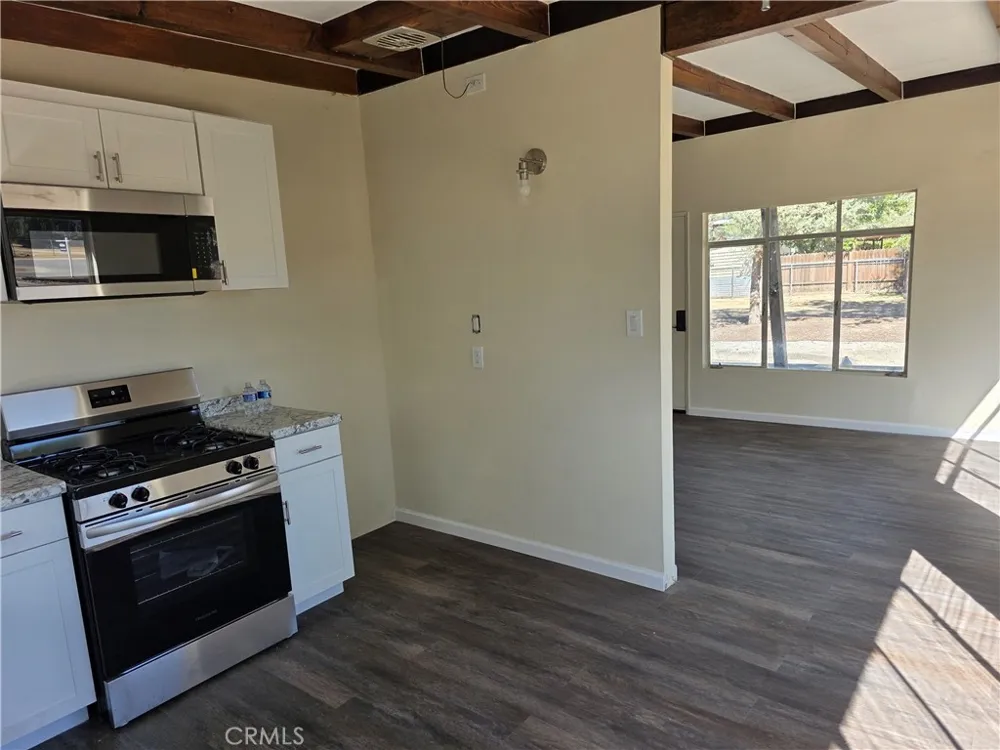 8955 E Avenue T12 Littlerock, CA 93543