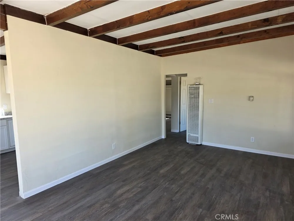 8955 E Avenue T12 Littlerock, CA 93543