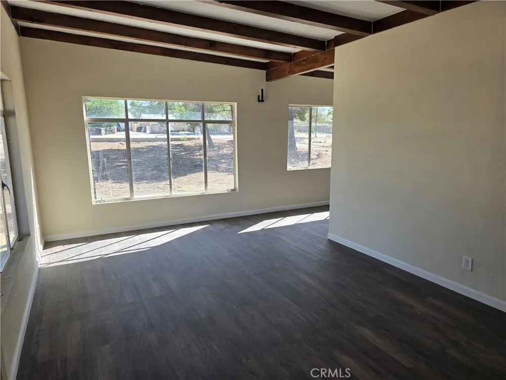 8955 E Avenue T12 Littlerock, CA 93543