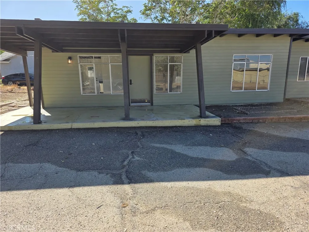 8955 E Avenue T12 Littlerock, CA 93543
