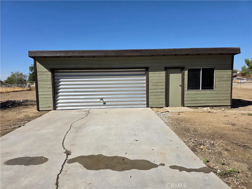 8955 E Avenue T12 Littlerock, CA 93543