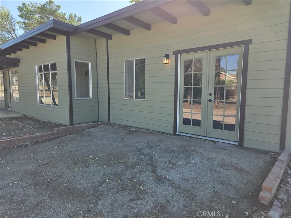 8955 E Avenue T12 Littlerock, CA 93543