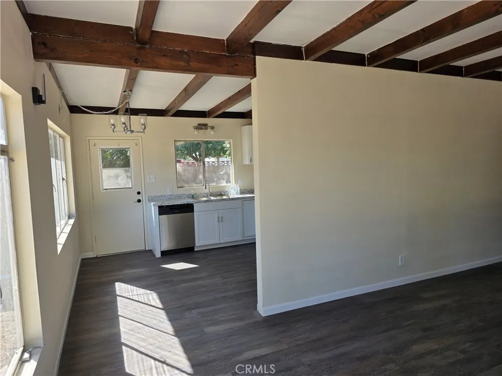 8955 E Avenue T12 Littlerock, CA 93543