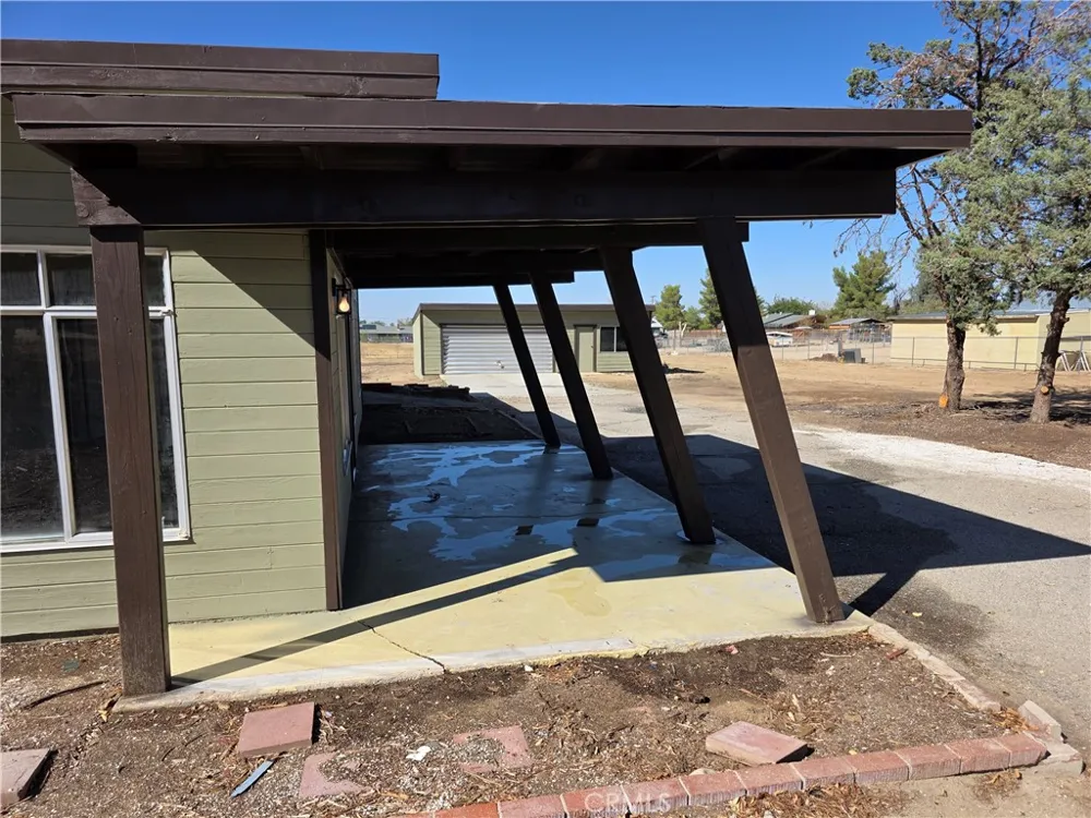 8955 E Avenue T12 Littlerock, CA 93543