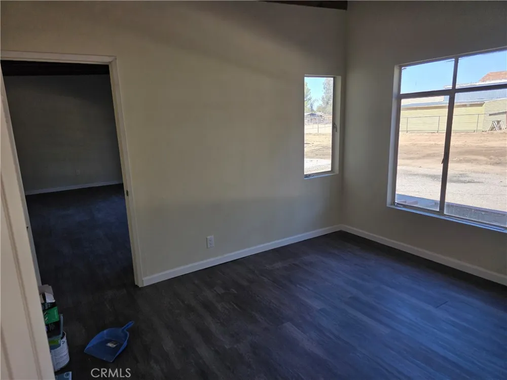 8955 E Avenue T12 Littlerock, CA 93543