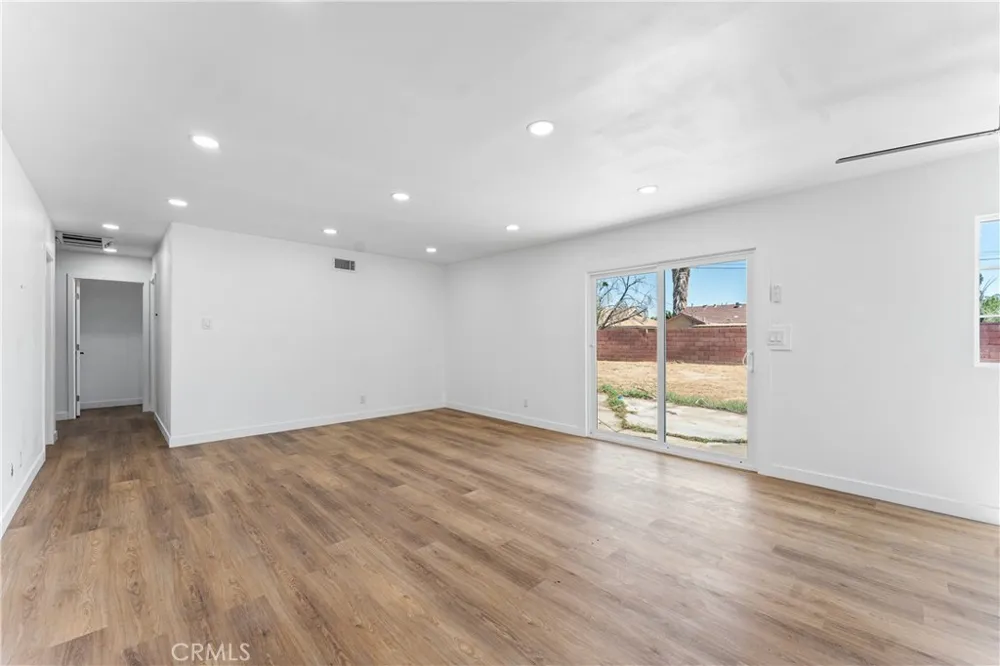 38544 33rd Street E E Palmdale, CA 93550