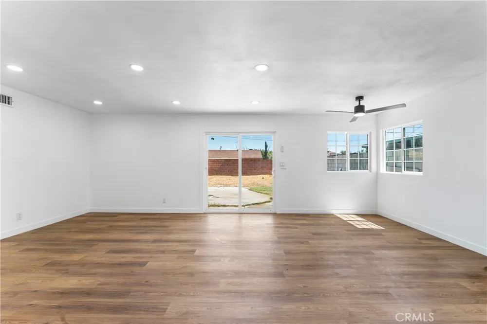 38544 33rd Street E E Palmdale, CA 93550