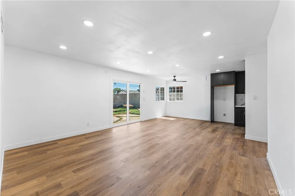 38544 33rd Street E E Palmdale, CA 93550