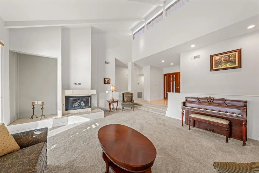 2886 Windwood Way El Cajon, CA 92019