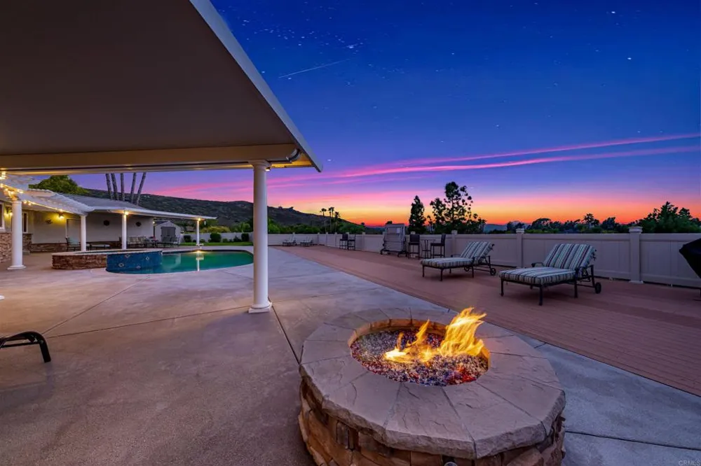 2886 Windwood Way El Cajon, CA 92019