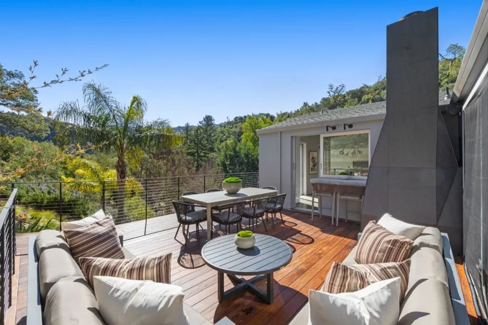 27201 Moody Road Los Altos Hills, CA 94022