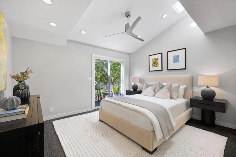 27201 Moody Road Los Altos Hills, CA 94022
