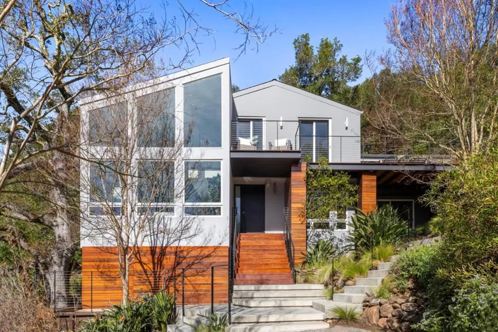 27201 Moody Road Los Altos Hills, CA 94022