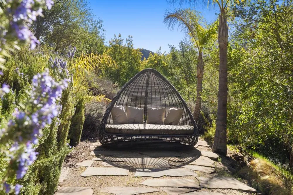 27201 Moody Road Los Altos Hills, CA 94022