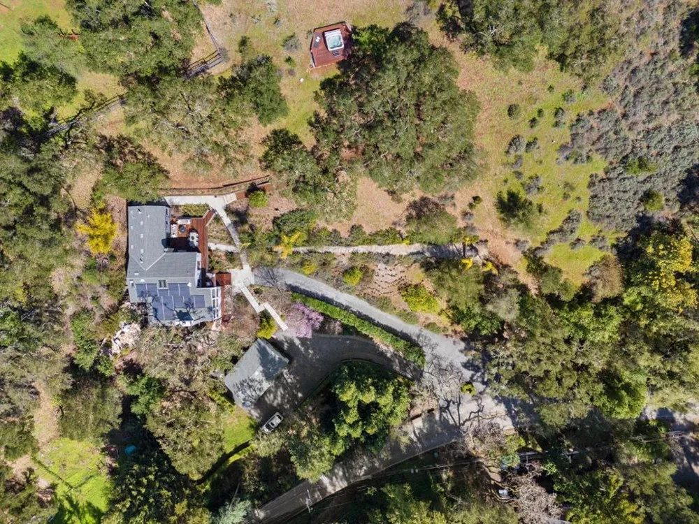 27201 Moody Road Los Altos Hills, CA 94022