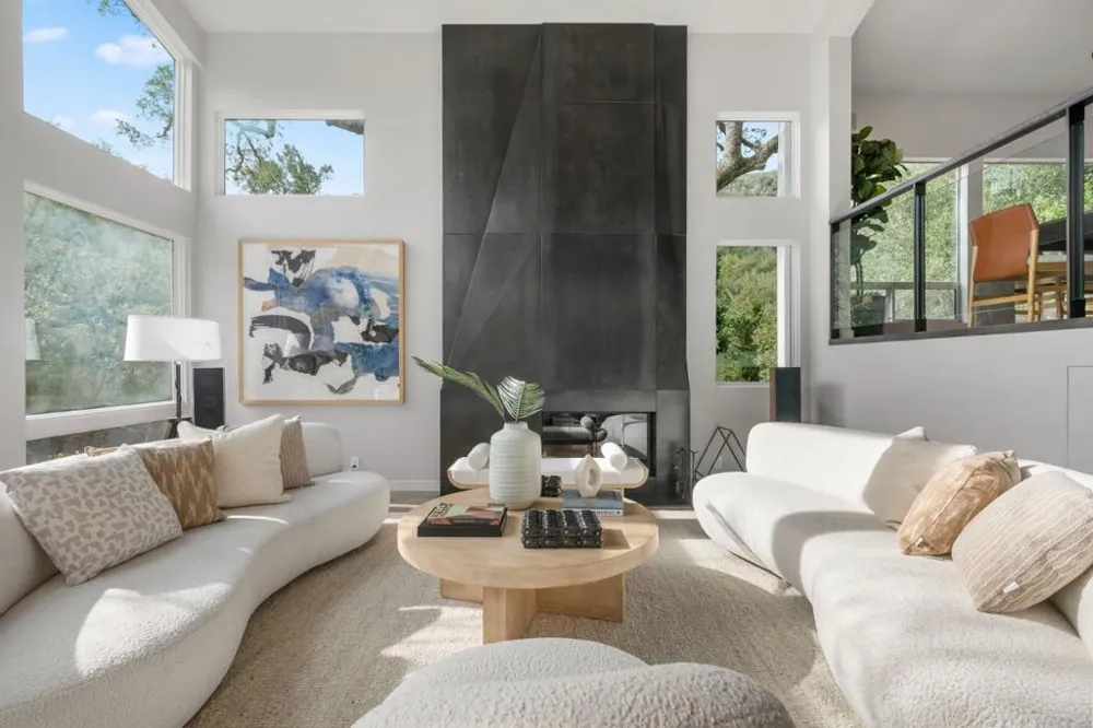 27201 Moody Road Los Altos Hills, CA 94022