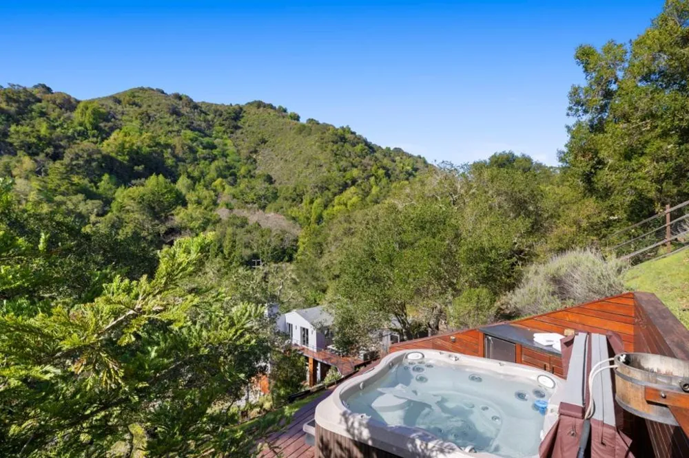 27201 Moody Road Los Altos Hills, CA 94022