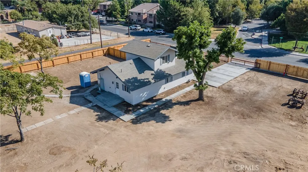 1700 Lotus Lane Bakersfield, CA 93307