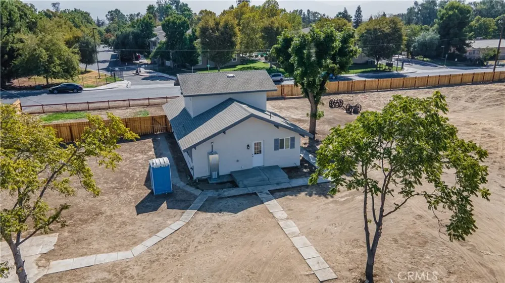 1700 Lotus Lane Bakersfield, CA 93307