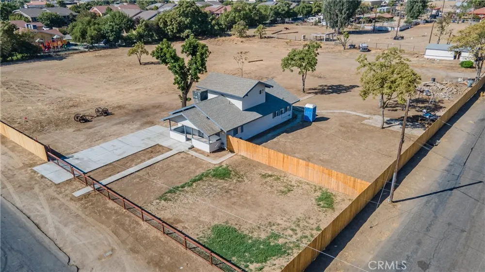 1700 Lotus Lane Bakersfield, CA 93307