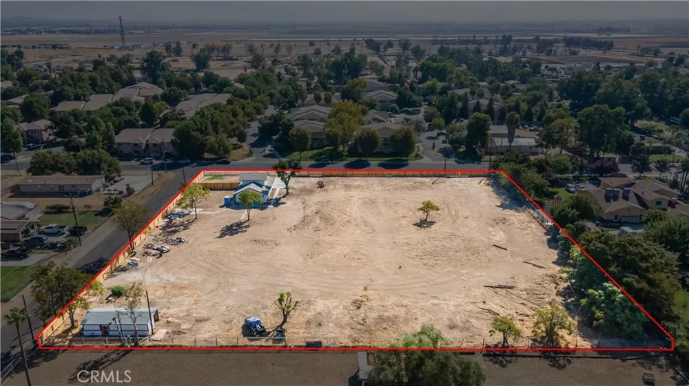 1700 Lotus Lane Bakersfield, CA 93307