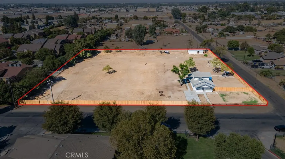 1700 Lotus Lane Bakersfield, CA 93307
