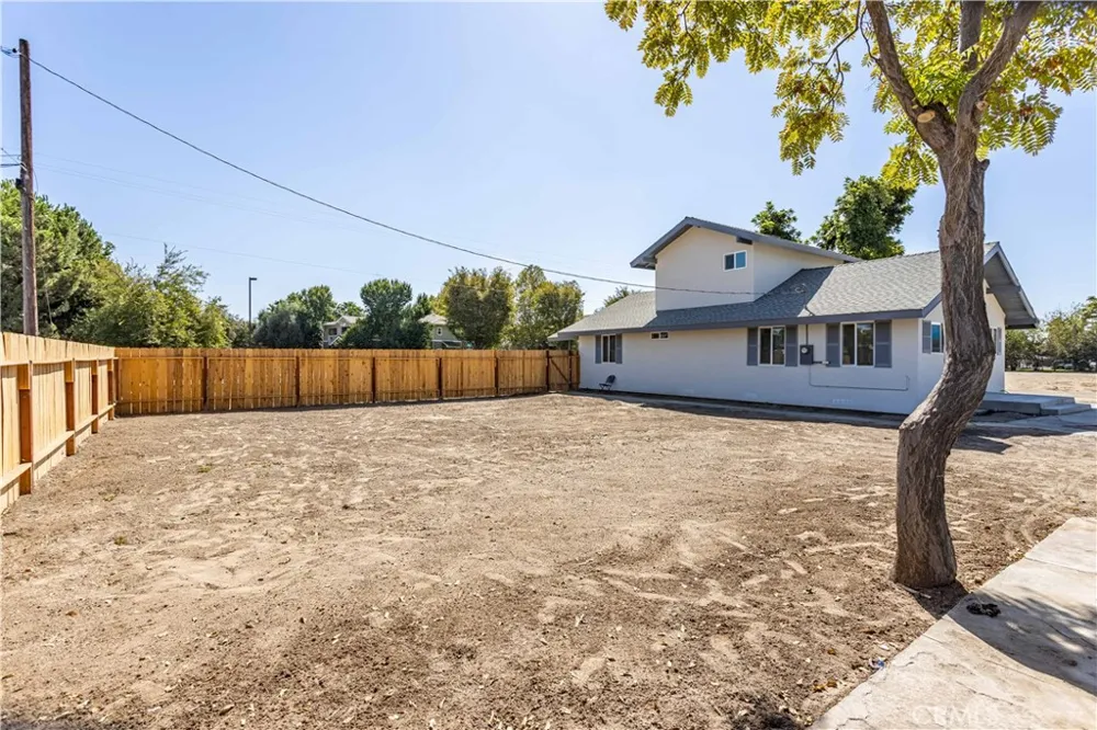 1700 Lotus Lane Bakersfield, CA 93307