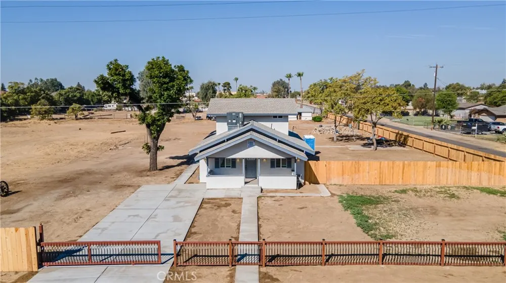 1700 Lotus Lane Bakersfield, CA 93307