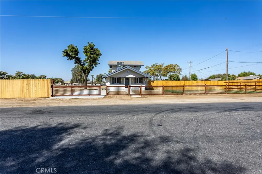 1700 Lotus Lane Bakersfield, CA 93307