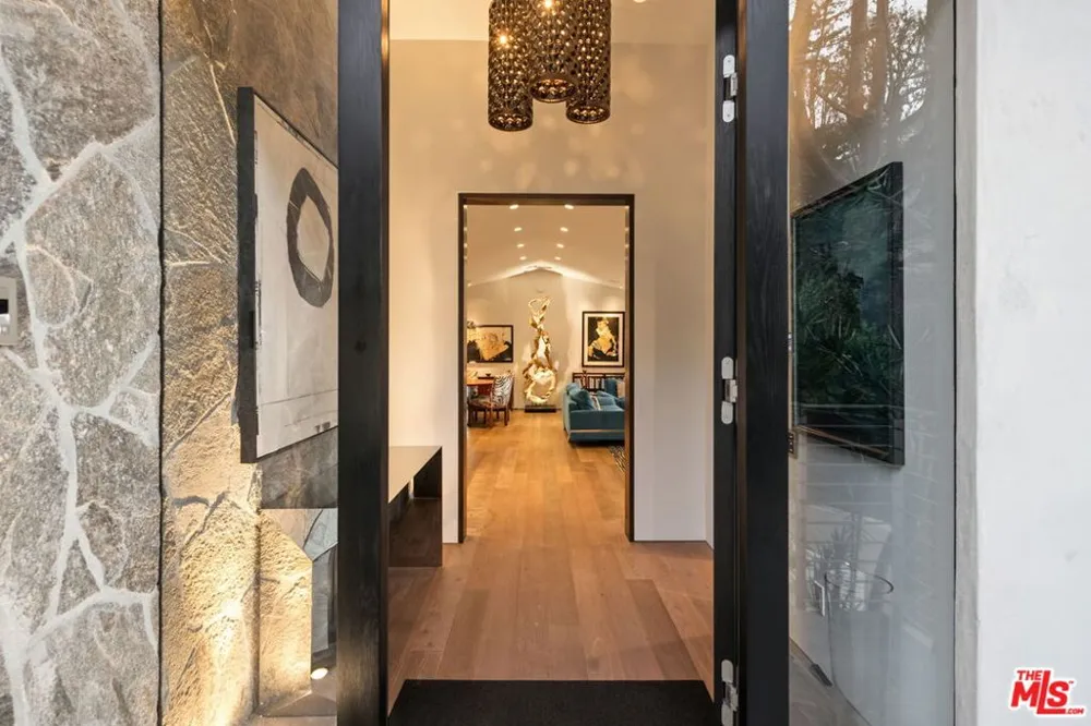 1570 Casale Road Los Angeles, CA 90272