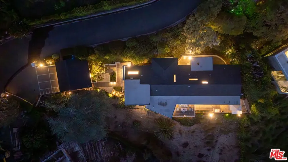 1570 Casale Road Los Angeles, CA 90272