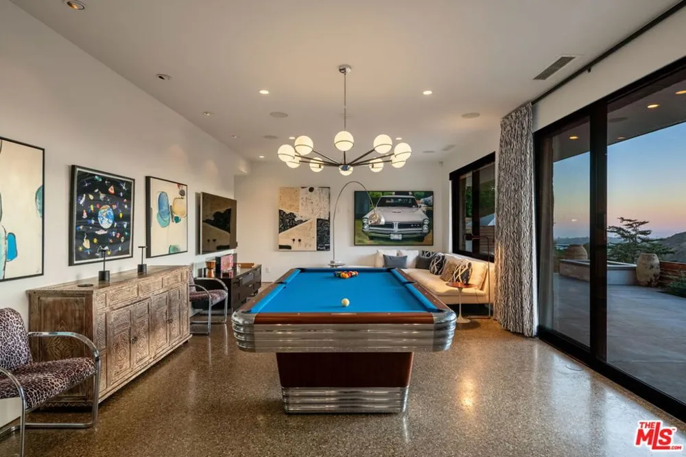1570 Casale Road Los Angeles, CA 90272