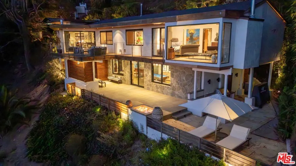 1570 Casale Road Los Angeles, CA 90272