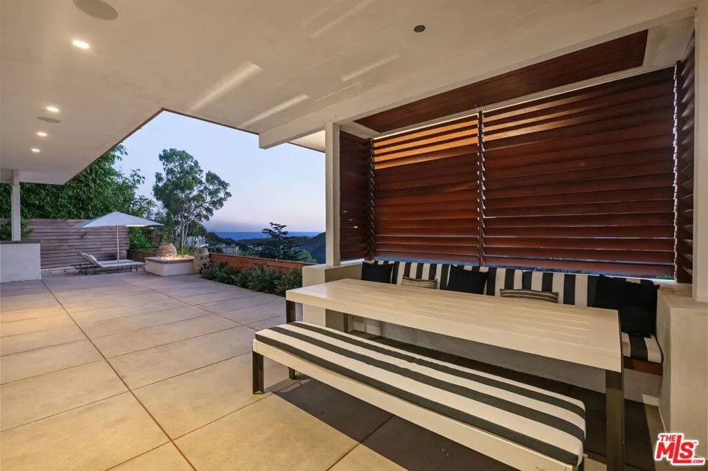 1570 Casale Road Los Angeles, CA 90272