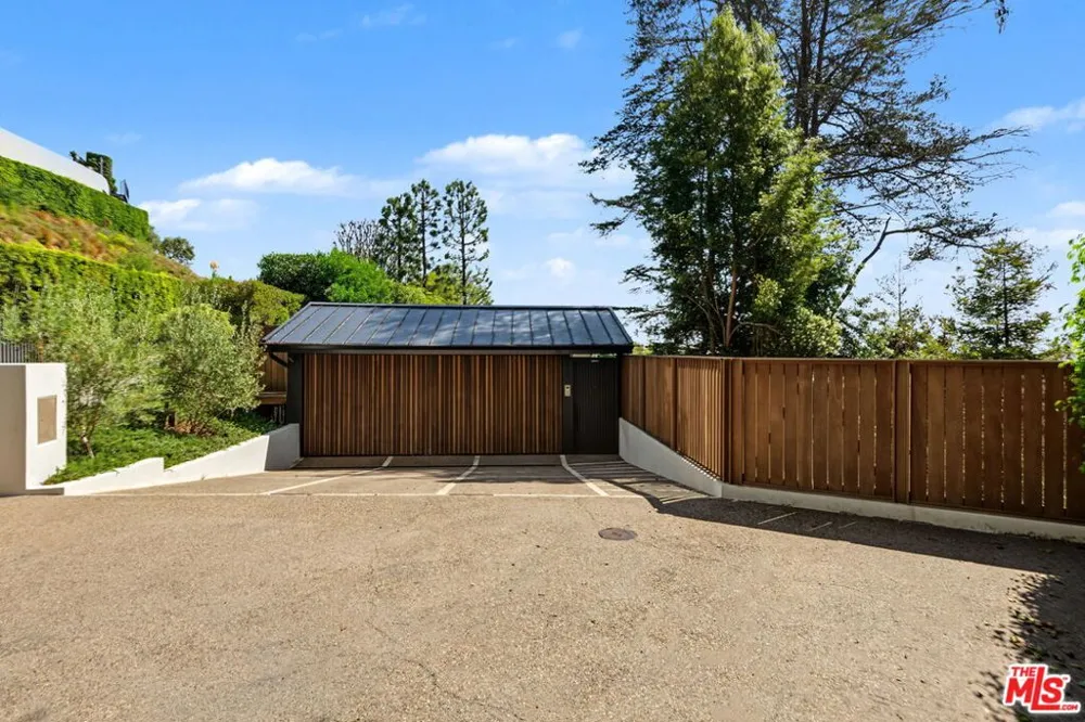 1570 Casale Road Los Angeles, CA 90272