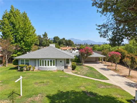 2989 Ladera Road
