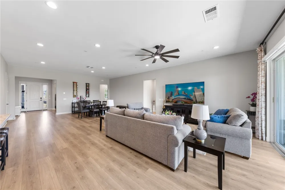 7631 Capstone Court Riverside, CA 92506