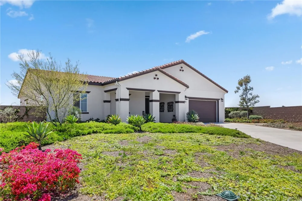 7631 Capstone Court Riverside, CA 92506