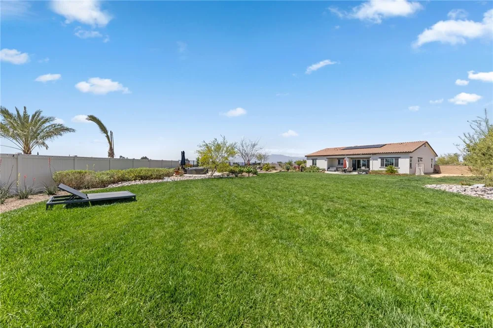 7631 Capstone Court Riverside, CA 92506