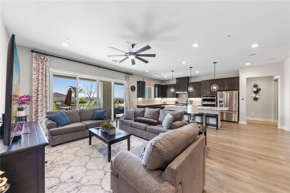 7631 Capstone Court Riverside, CA 92506