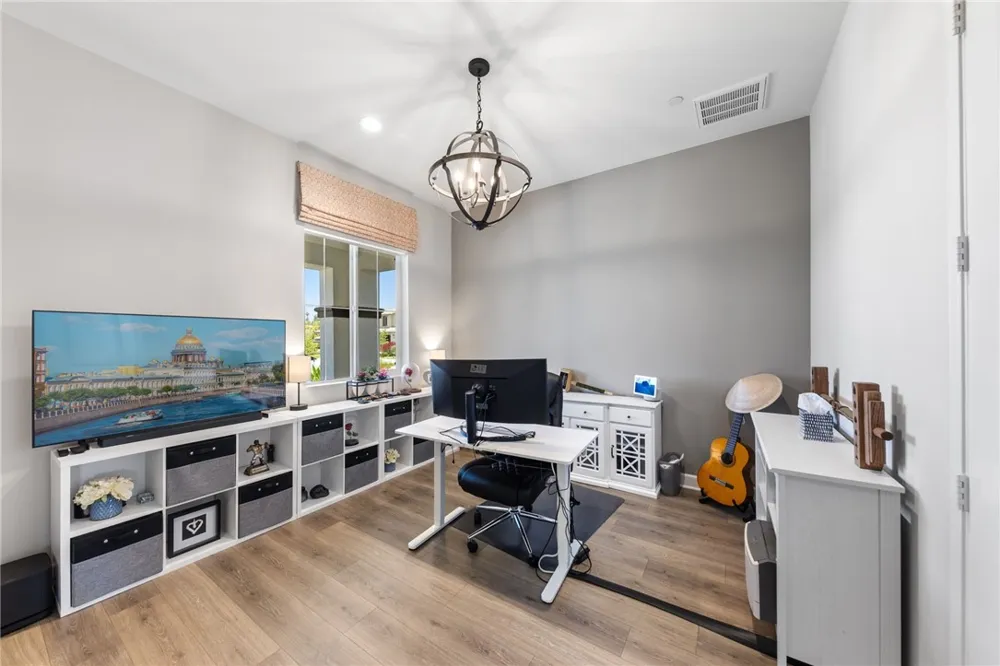 7631 Capstone Court Riverside, CA 92506