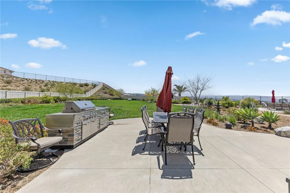 7631 Capstone Court Riverside, CA 92506