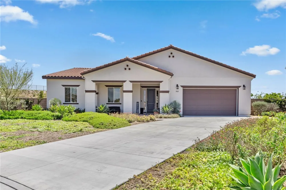 7631 Capstone Court Riverside, CA 92506