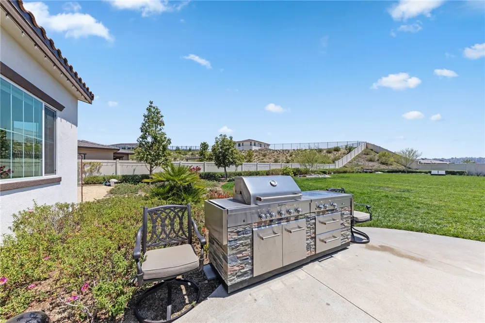 7631 Capstone Court Riverside, CA 92506