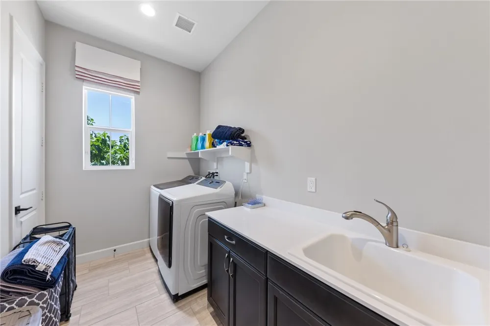 7631 Capstone Court Riverside, CA 92506