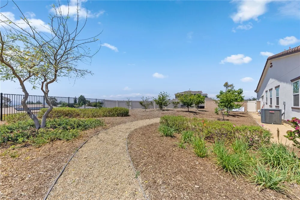 7631 Capstone Court Riverside, CA 92506